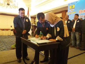 PERGANTIAN KETUA KONI, WALI KOTA : HARUS MAMPU MENCIPTAKAN ATLIT YANG MEMBANGGAKAN KOTA CIREBON